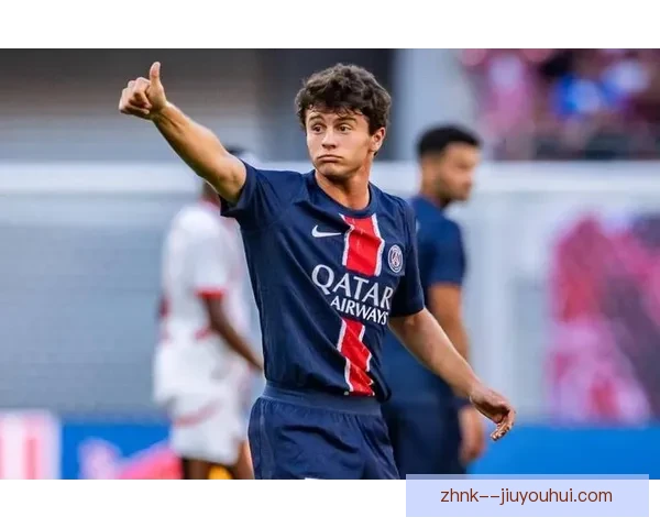 若昂·内维斯正式加盟巴黎足球俱乐部引发热议